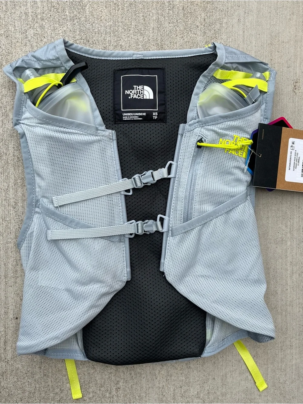 The North Face Sunriser Run Vest 8 Frost Grey (NF0A81DZKT3) NWT! Adult Size XS
